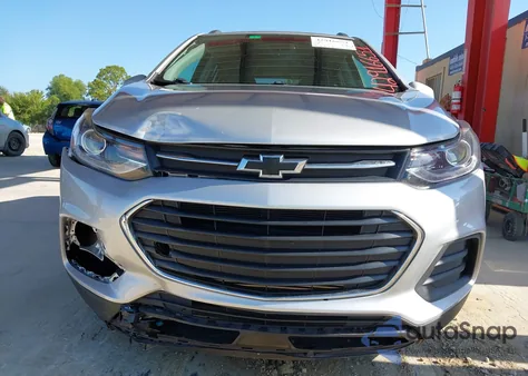 2021 Chevrolet Trax Fwd Lt z USA, uszkodzony, nr VIN KL7CJLSB2MB338128